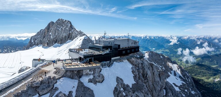 Neue Perspektiven am Dachstein Gletscher | © Josh Absenger