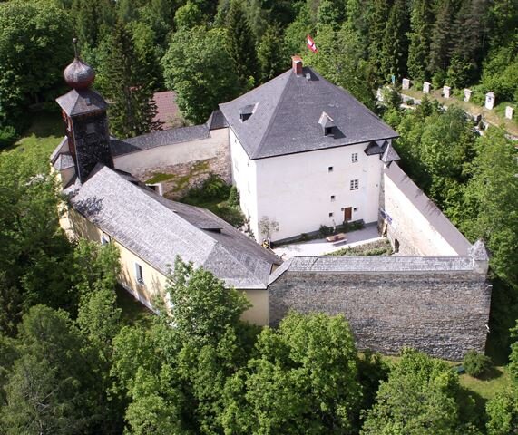 Luftaufnahme Schloss Großsölk | © Naturpark Sölktäler