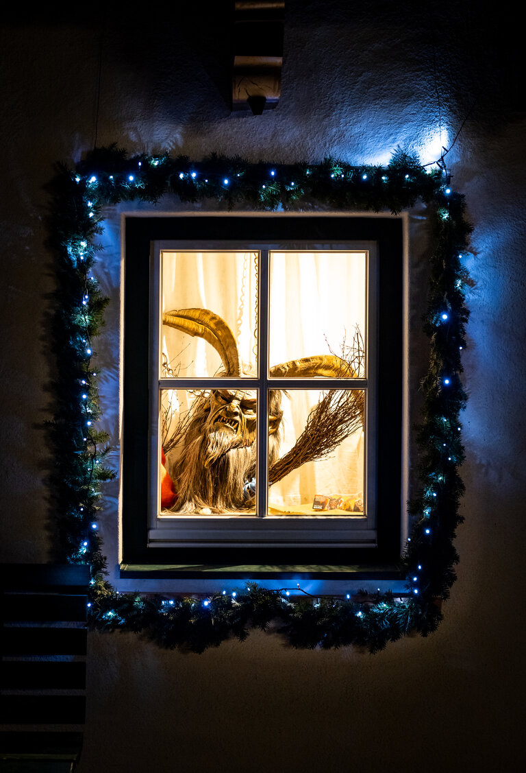 Advent window Weißenbach near Haus - Imprese #2.7 | © Patrick Putre