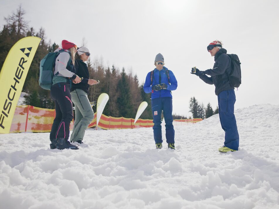  Avalanche transceiver Introduction | Self-assessment & training of skills with "Die Bergstation" - Impression #1 | © Gerald Grünwald