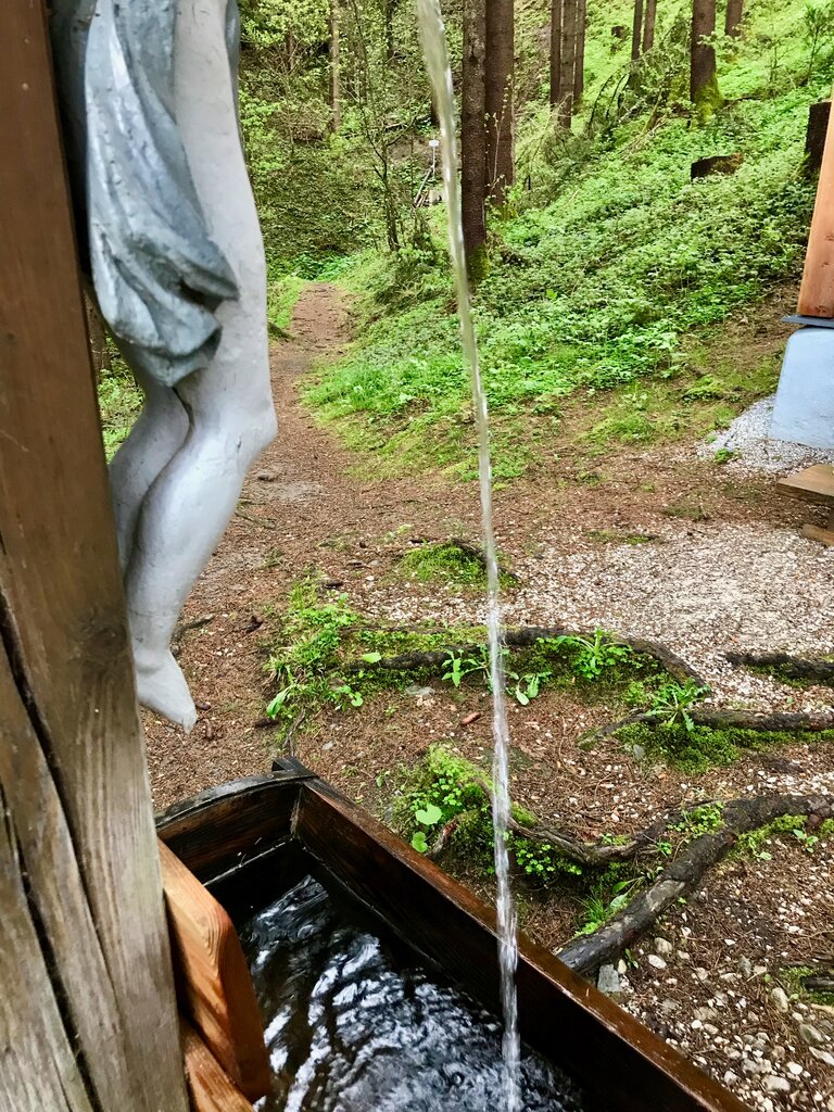 Brunnen mit Christusstatue