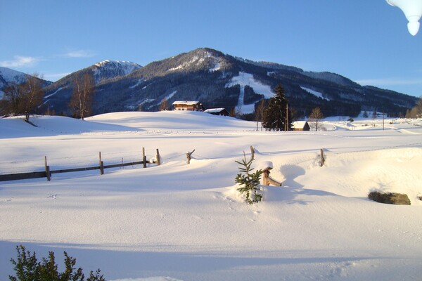 Blick Richtung Hochwurzen - Skiweg zum Haus