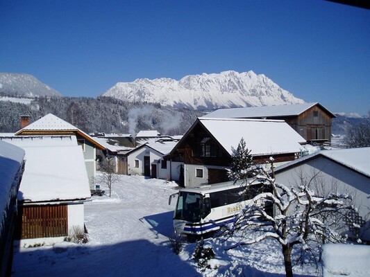 Blick in den Hof - Mauthaus zu Stein